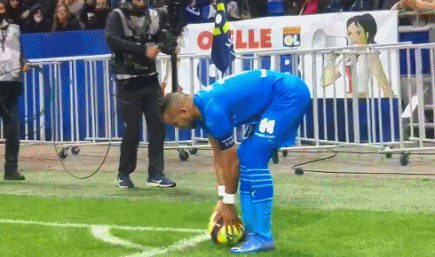 阿斯：西甲视听版权竞标即将截止，招标结果将影响俱乐部生存（阿斯：西甲视听版权竞标将收官，结果关乎俱乐部存续）