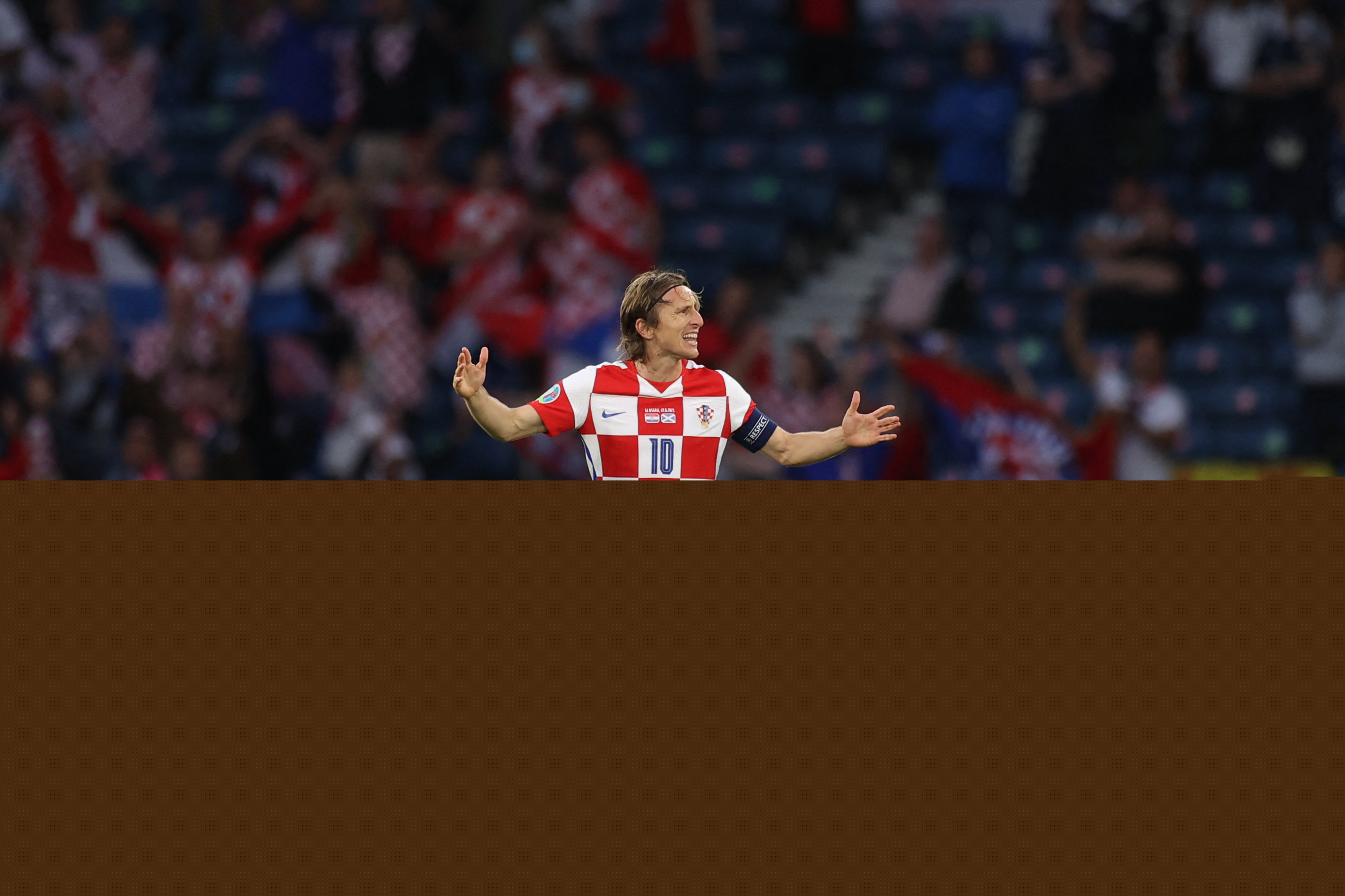 本世纪五大联赛参与百球最快TOP10：C罗70场第1，苏牙71场第2