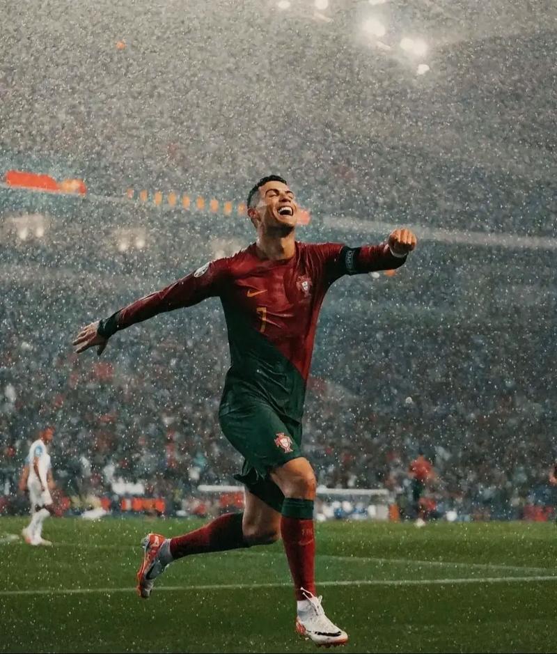 于根伟：目前并没有接触明天；下赛季的预算还跟这两年一样