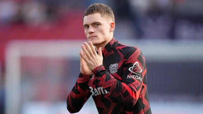 英超战报：曼联2-1战胜埃弗顿,